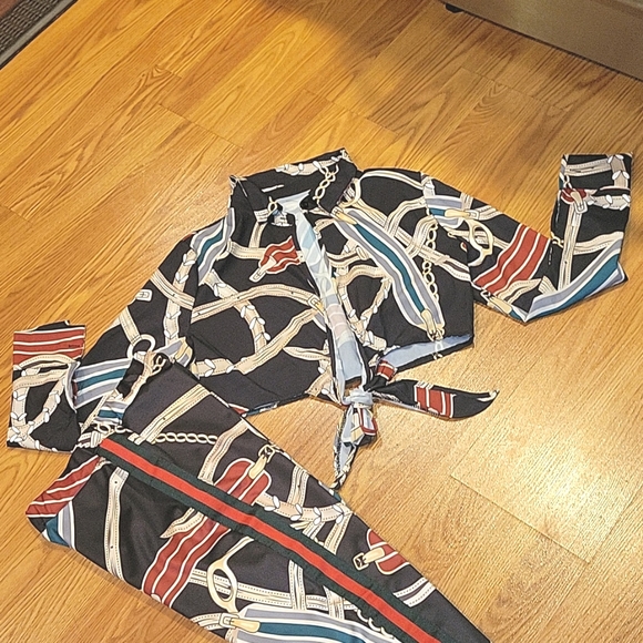 NWOT 2 Piece Gold Chain Belt Red Green Stripe Print Outfit - Picture 11 of 12